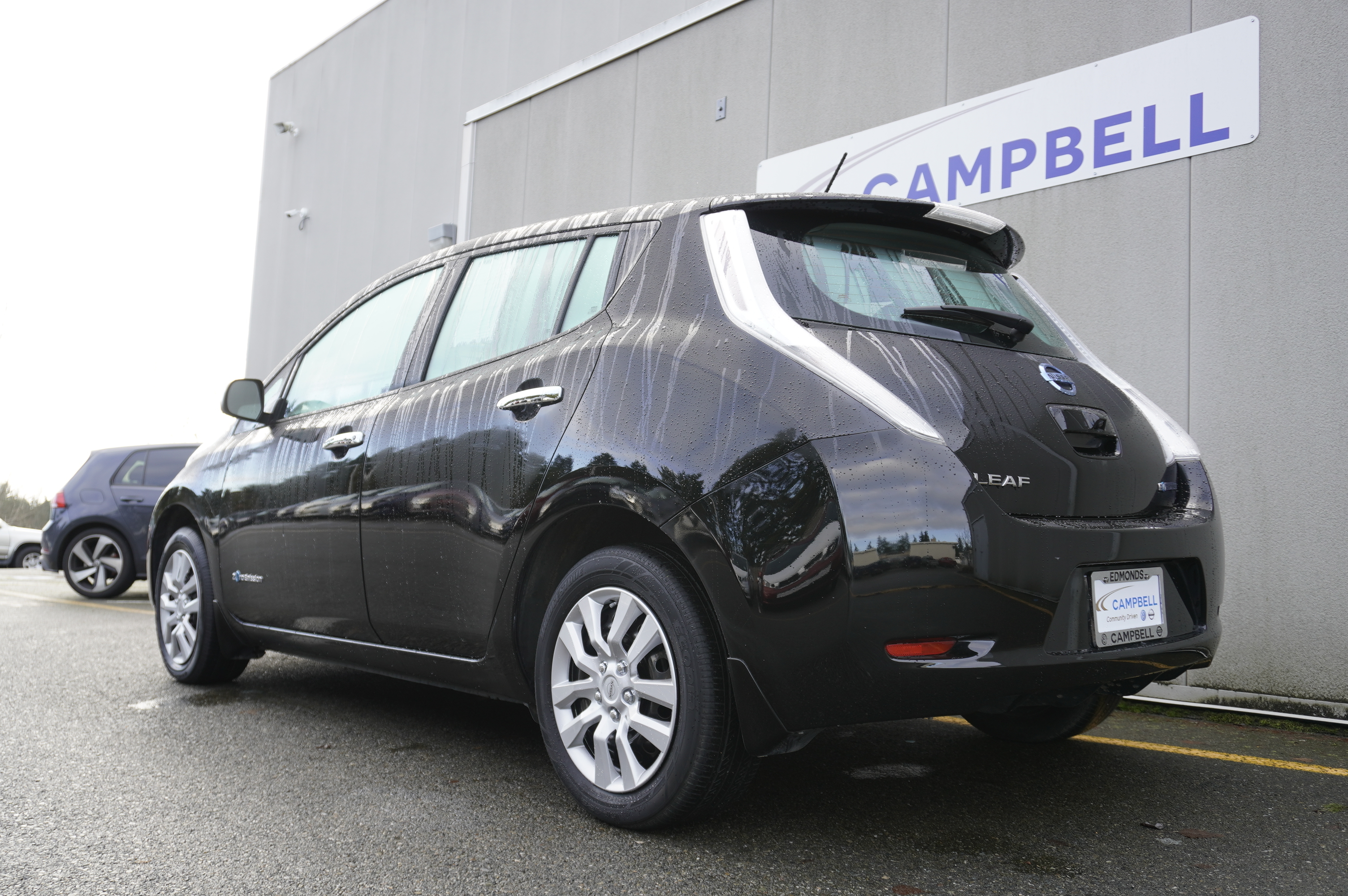 Nissan leaf s