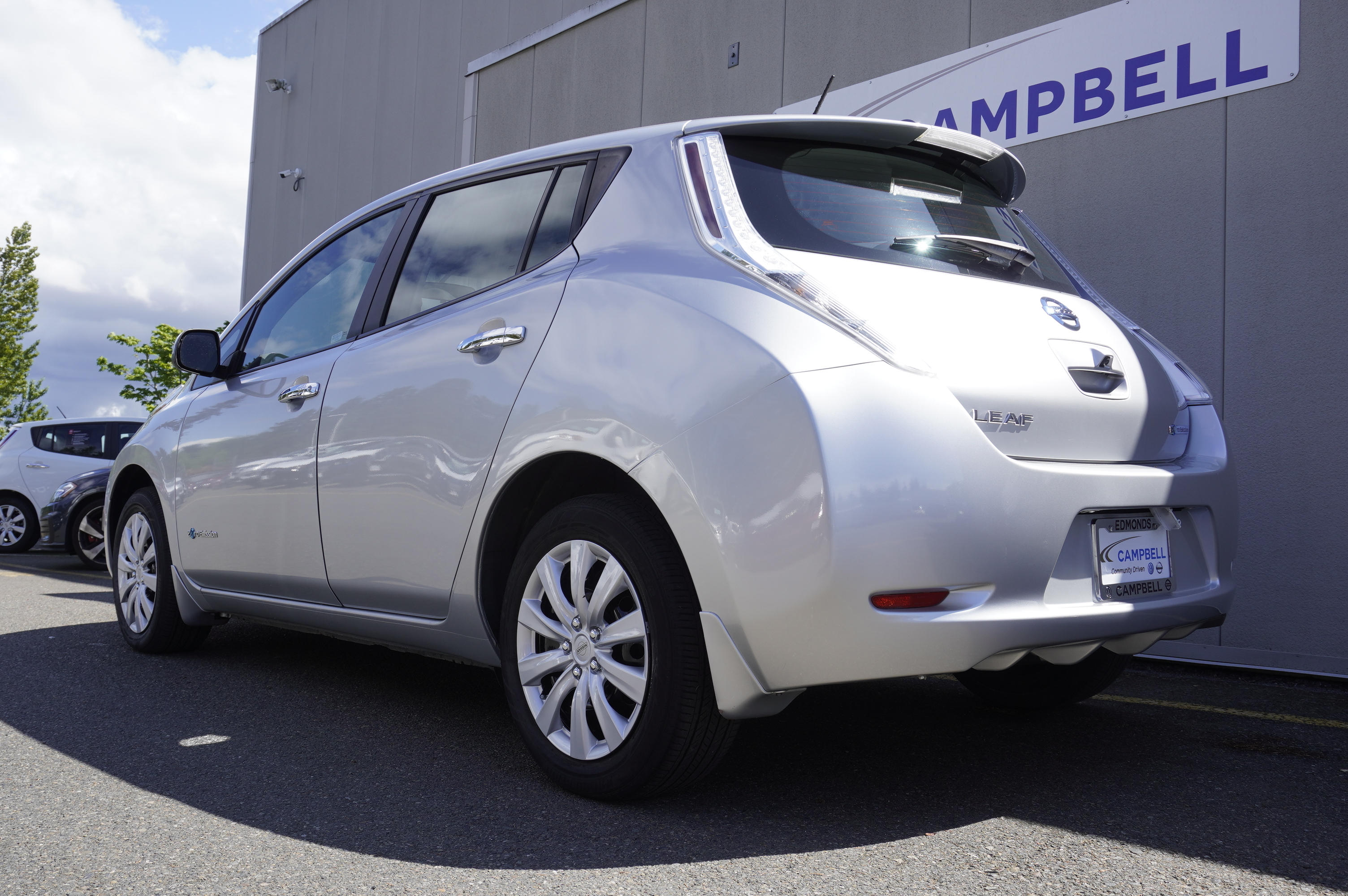 Nissan leaf s