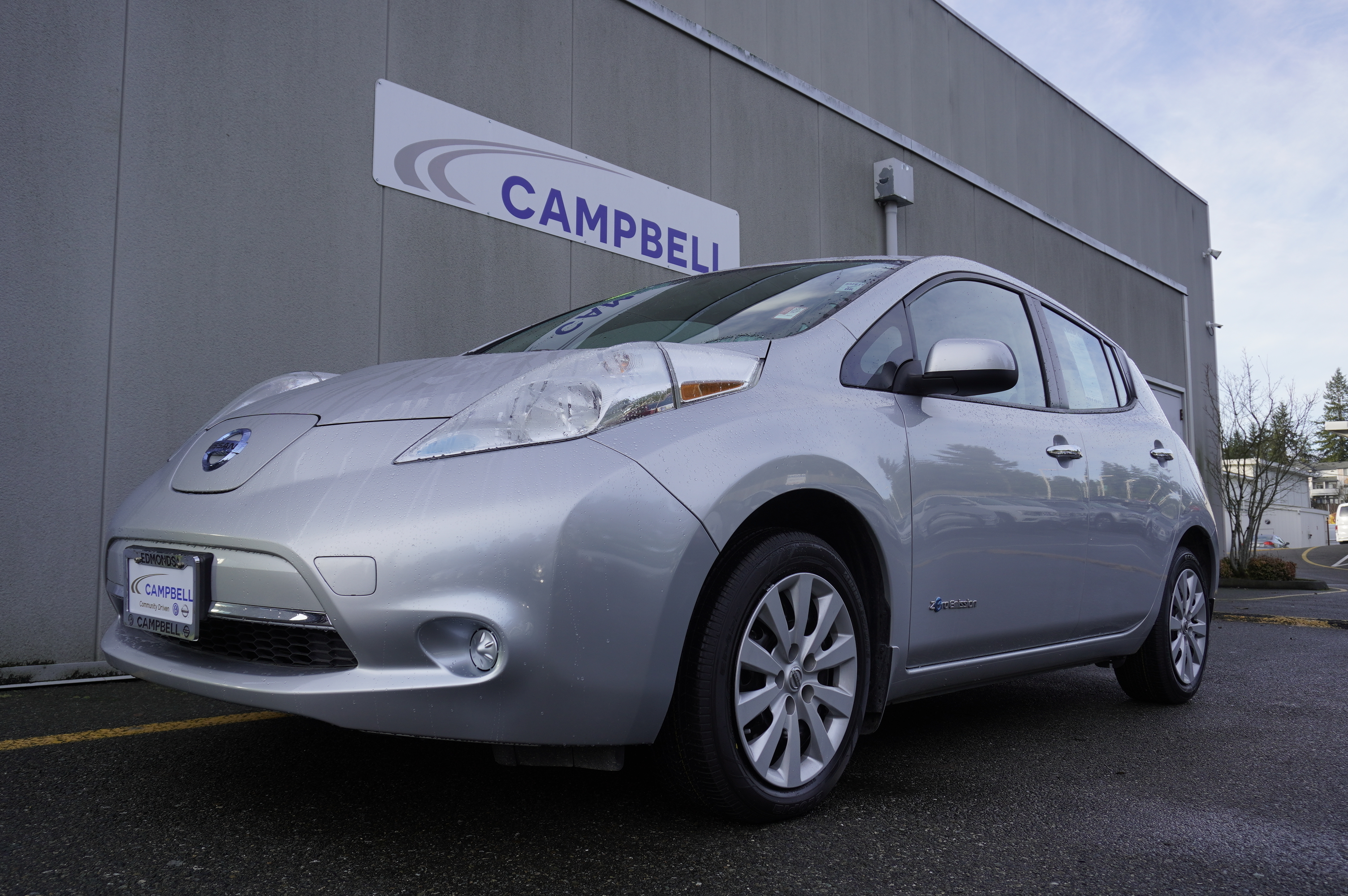 Nissan leaf s